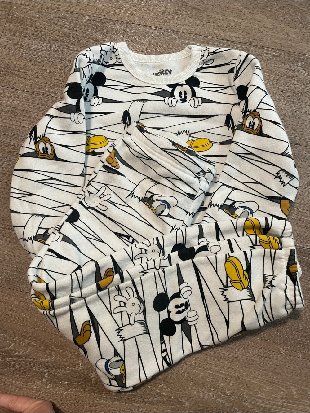 Disney Mickey Mouse and Friends Halloween Mummy wrap 2 piece sweatsuit sz 5T 🎃